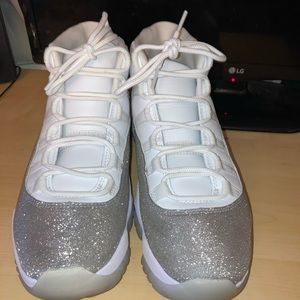 Jordan 11 vast grey size 8.5 womens